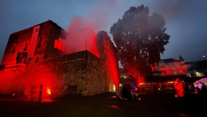 Brömserburg Rüdesheim an Halloween | Foto: Joachim Piszczan