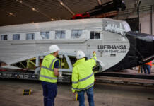 Historisches Flugzeug der Lufthansa im Besucherzentrum angekommen Quelle: Lufthansa
