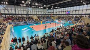 Volle hütte beim heimspiel des vc wiesbaden vs. Skurios volleys borken