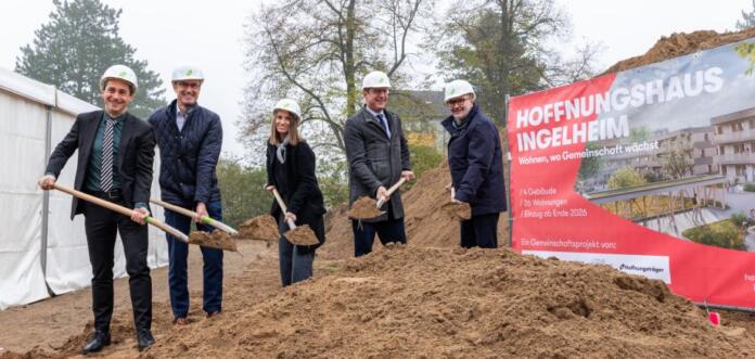 Bild: Der symbolische Spatenstich für das Hoffnungshau in Ingelheim. Foto: Boehringer Ingelheim, Frank Daum Bild: Der symbolische Spatenstich für das Hoffnungshau in Ingelheim. Foto: Boehringer Ingelheim, Frank Daum