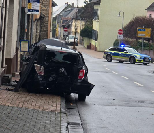 Unfall in Ingelheim | Foto: BYC-News | Thorsten Lüttringhaus