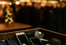 Althandy-Sammlung beim Finther Adventsmarkt