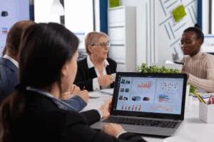 Warum bau-teams noch immer auf telefonanrufe setzen – und was passiert, wenn sich das ändert Warum bau-teams noch immer auf telefonanrufe setzen – und was passiert, wenn sich das ändert