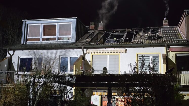 Brand in Wiesbaden-Bierstadt | Foto: BYC-News | Thorsten L&uuml;ttringhaus