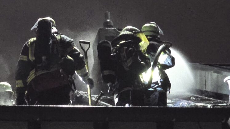 Brand in Wiesbaden-Bierstadt | Foto: BYC-News | Thorsten L&uuml;ttringhaus