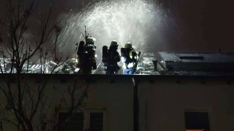 Brand in Wiesbaden-Bierstadt | Foto: BYC-News | Thorsten L&uuml;ttringhaus