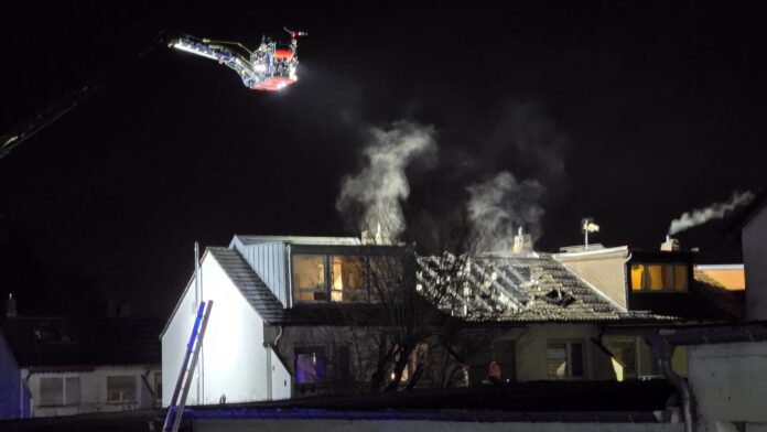 Brand in Wiesbaden-Bierstadt | Foto: BYC-News | Thorsten Lüttringhaus