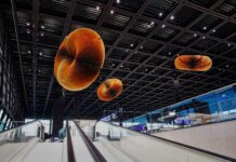 Neues spektakuläres Kunstwerk im Flughafen Frankfurt Fraport präsentiert einzigartige Kunstinstallation im Terminal 3 des Flughafens Frankfurt