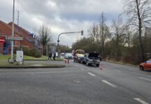 Unfall vor der Feuerwache 1 in Mainz