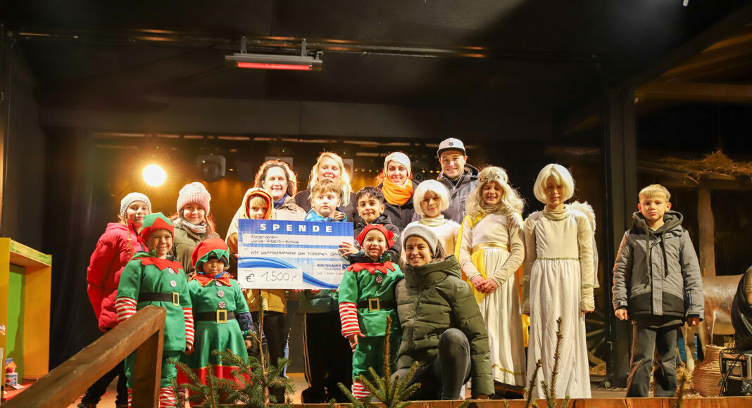 Spendenübergabe in Rüdesheim | Foto: Weihnachtsmarkt der Nationen