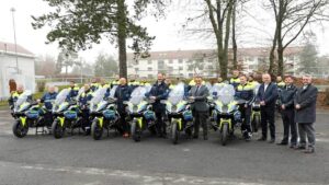 Einbruch der besonderen art: täter stemmen hauswand auf