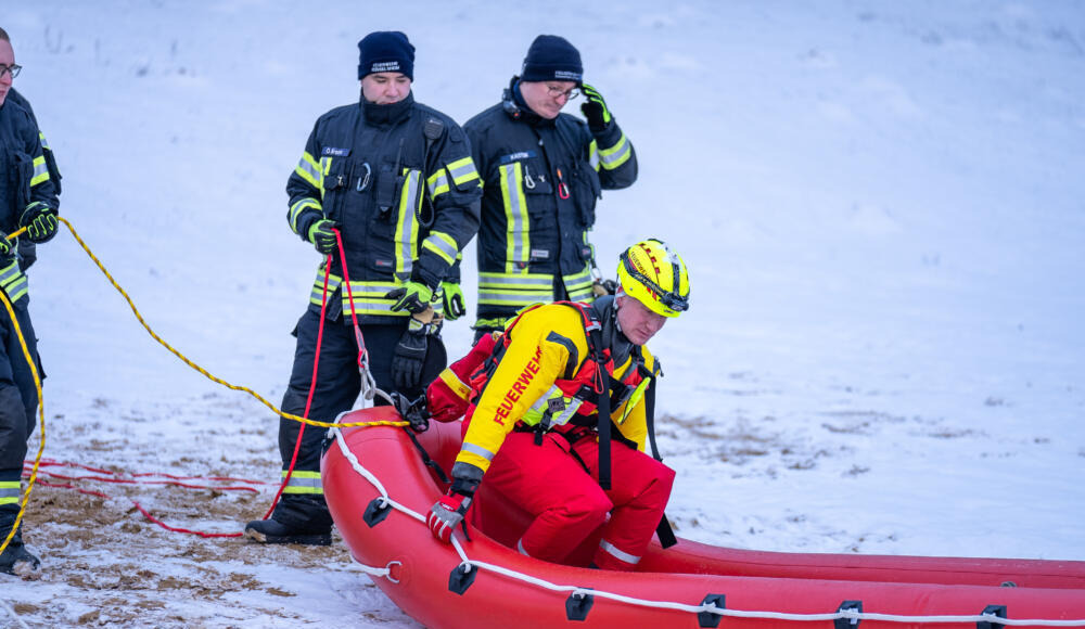 Eisrettung Übung - Quelle: Feuerwehr Rüsselsheim