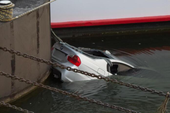 PKW im Rhein bei Mainz | Foto: BYC-News