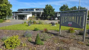 Rhythmus, literatur und lebensfreude in der ludwig-eckes-halle Rhythmus, literatur und lebensfreude in der ludwig-eckes-halle 1