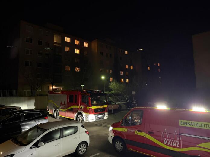 Mainzer Feuerwehr im Stadtteil Hartenberg-Münchfeld im Einsatz