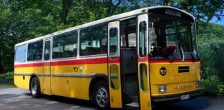 Mit dem historischen Postbus zur Weintour