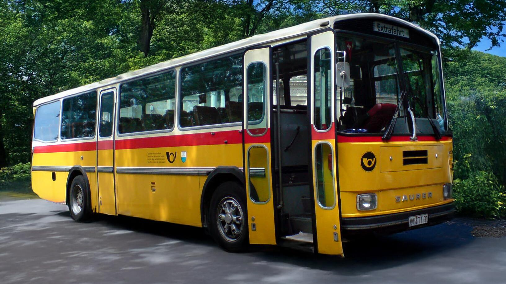 Mit dem historischen Postbus zur Weintour © IkUM GmbH mit KI bearbeitet Mit dem historischen Postbus zur Weintour