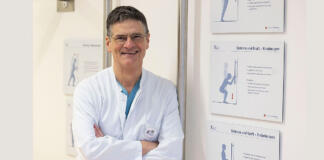 PD Dr. rer. physiol. et med. habil. Ulrich Betz vor einem Bewegungsparcours der Universitätsmedizin Mainz | Foto: UM/Peter Pulkowski