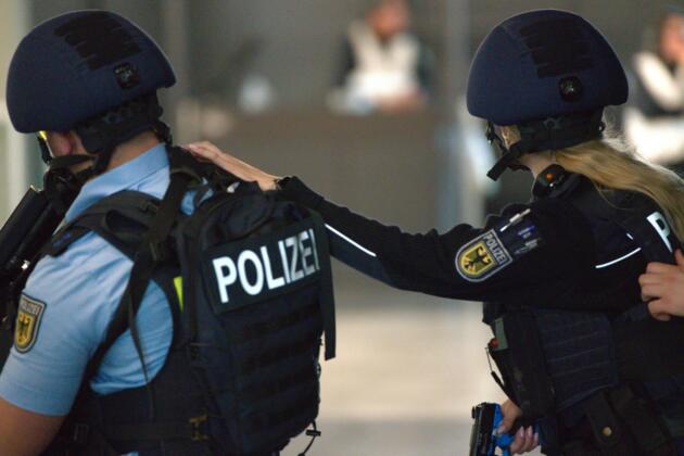 Gro&szlig;&uuml;bung am flughafen frankfurt