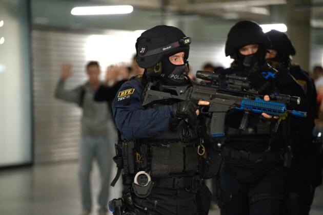 Gro&szlig;&uuml;bung am flughafen frankfurt