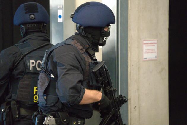 Gro&szlig;&uuml;bung am flughafen frankfurt