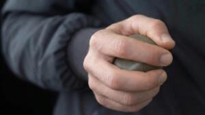 Wiesbaden: falsche handwerker stehlen schmuck und bargeld von 90-jähriger 1