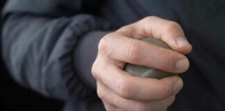 Attacke mit Steinen und Ästen in Wiesbaden