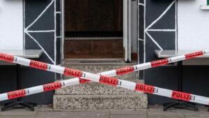 Polizist verletzt: beißattacke im streifenwagen Polizist verletzt: beißattacke im streifenwagen