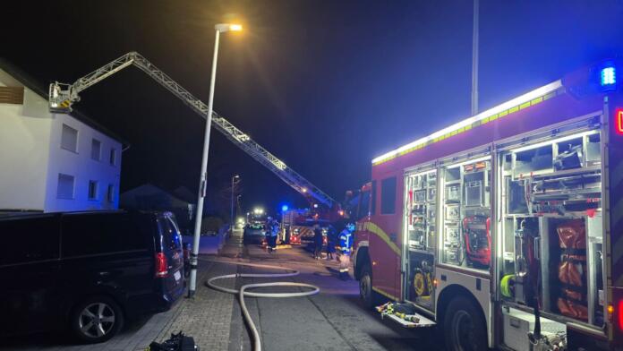 Feuer in Mainz-Ebersheim | Foto: BYC-News | Thorsten Lüttringhaus