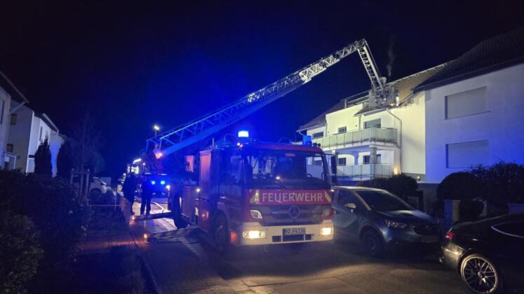 Feuer in mainz-ebersheim | foto: byc-news | thorsten l&uuml;ttringhaus