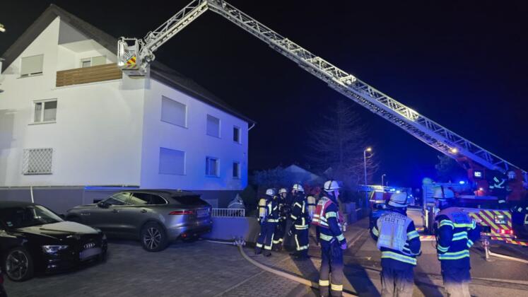 Feuer in mainz-ebersheim | foto: byc-news | thorsten l&uuml;ttringhaus