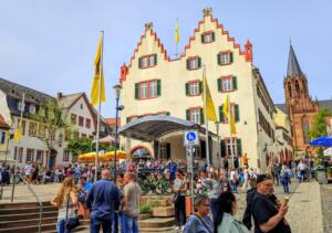 Großangelegte razzia gegen enkeltrick-betrüger in hessen