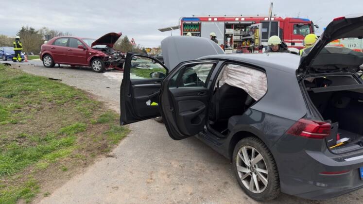 Unfall in nauheim | foto: feuerwehr nauheim