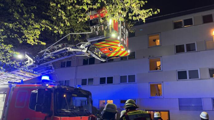 Kräfte an der Einsatzstelle Bonn-Tannenbusch