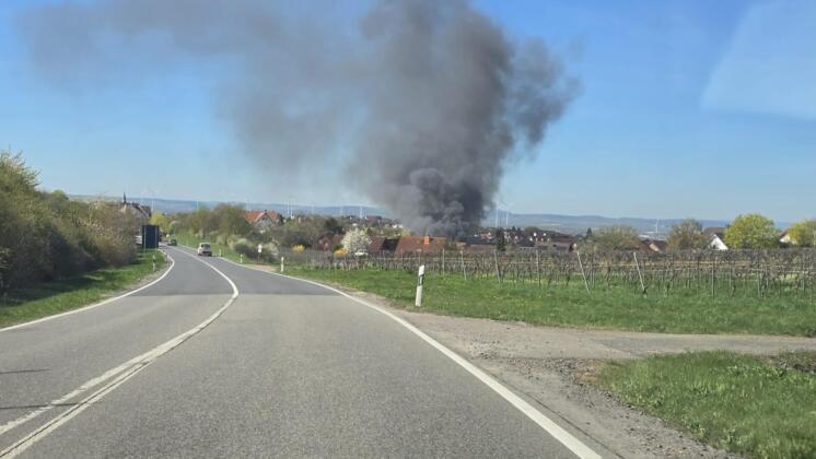 Großbrand in wörrstadt und massive rauchentwicklung Großbrand in wörrstadt | foto: byc-news | thorsten lüttringhaus