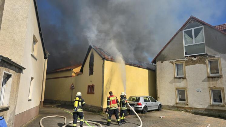 Großbrand in wörrstadt und massive rauchentwicklung Großbrand in wörrstadt | foto: byc-news | thorsten lüttringhaus