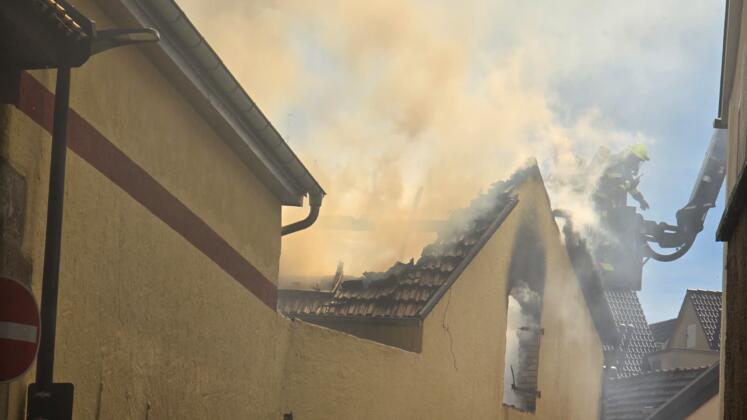 Großbrand in wörrstadt und massive rauchentwicklung Großbrand in wörrstadt | foto: byc-news | thorsten lüttringhaus