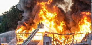 Millionenschaden nach nächtlichem Großbrand in Mühlacker-Lomersheim