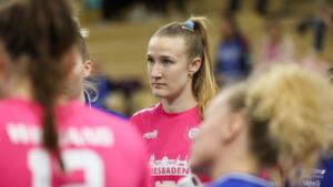 Tierrettung in wiesbaden: katze mika aus eswe-bus befreit Tierrettung in wiesbaden: katze mika aus eswe-bus befreit 1