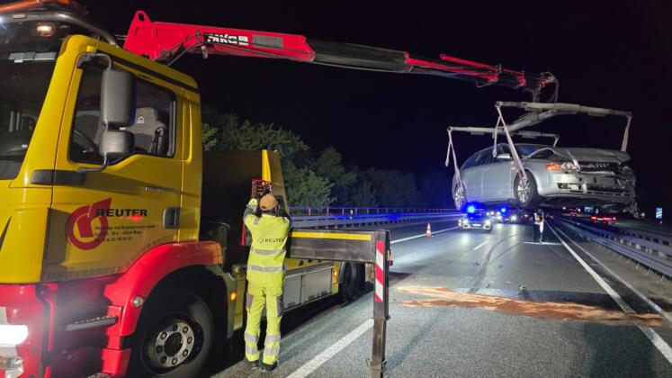 Unfall auf der a63 | foto: byc-news | thorsten l&uuml;ttringhaus