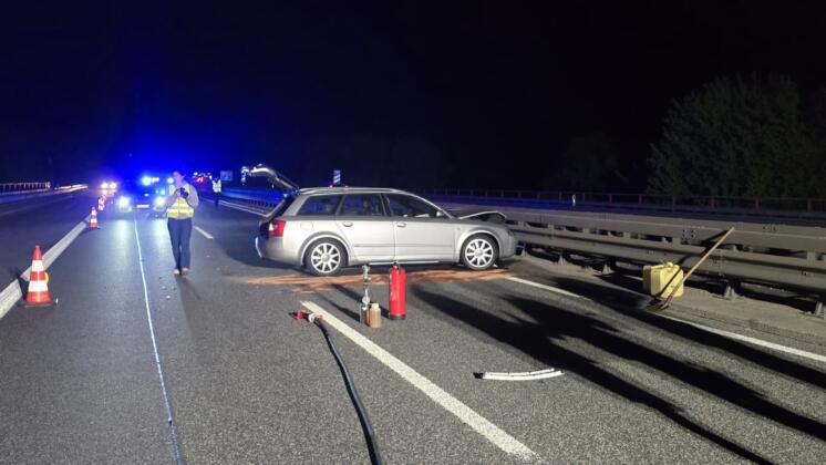 Unfall auf der a63 | foto: byc-news | thorsten l&uuml;ttringhaus