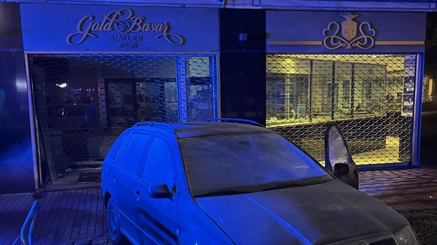 Einbruch mit Auto in Juweliergeschäft in Hamm