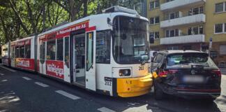 Unfall in der Mainzer Neustadt: VW kollidiert mit Straßenbahn