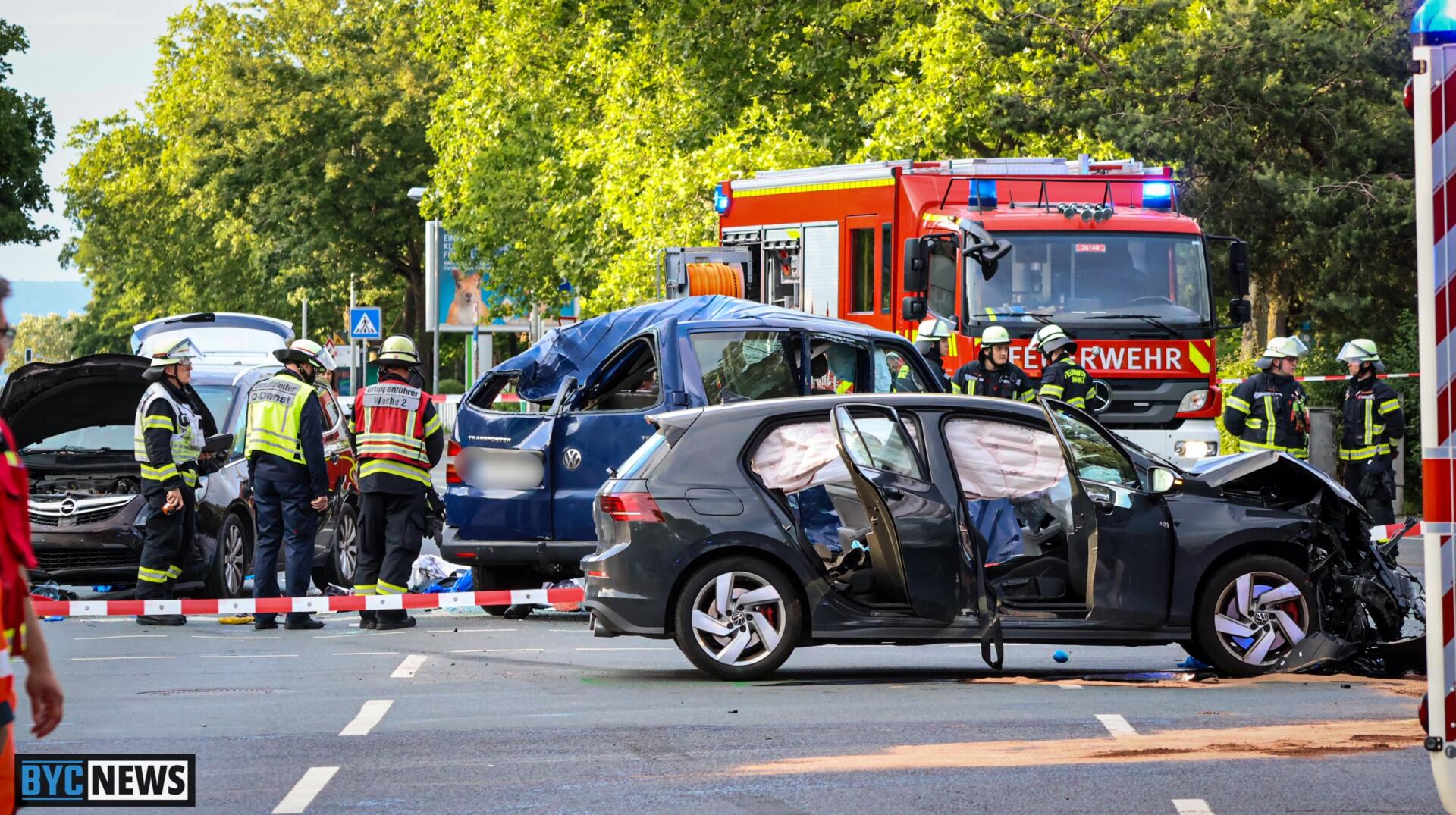 Unfall in Mainz-Mombach: Elf Verletzte nach schwerem Crash