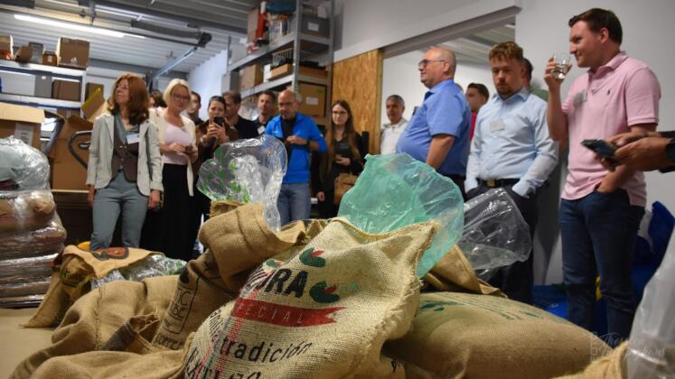 30 unternehmer zu gast in der mainzer kaffeemanufaktur 2