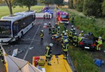 Schwerer Unfall zwischen Linienbus und BMW auf B57 Unfall B57
