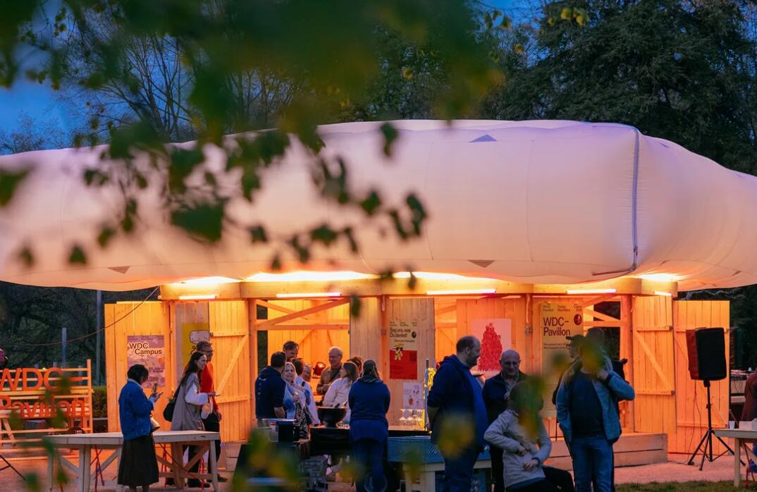 WDC-Pavillon am Kochbrunnenplatz in Wiesbaden
