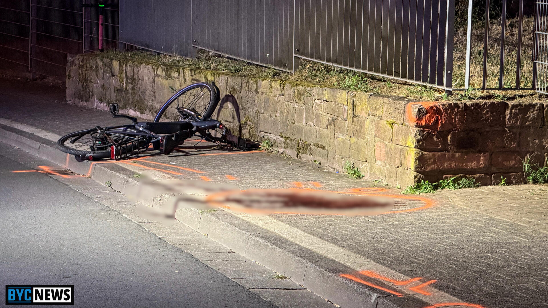 E-Bike-Fahrer bei schwerem Unfall in der Mainzer Oberstadt lebensgefährlich verletzt