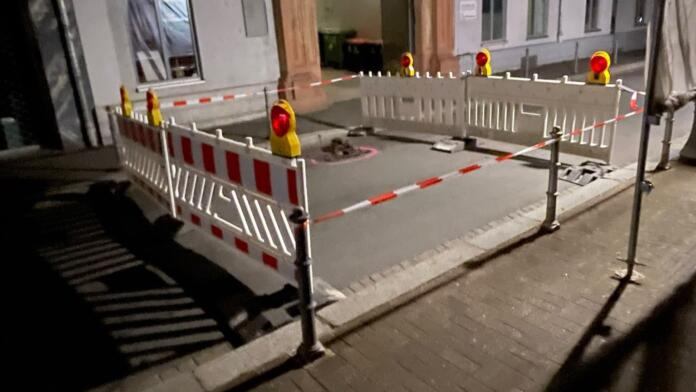 Straßeneinbruch in Mainz (2)