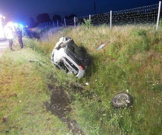 Schwerer Unfall mit Tesla auf der A1